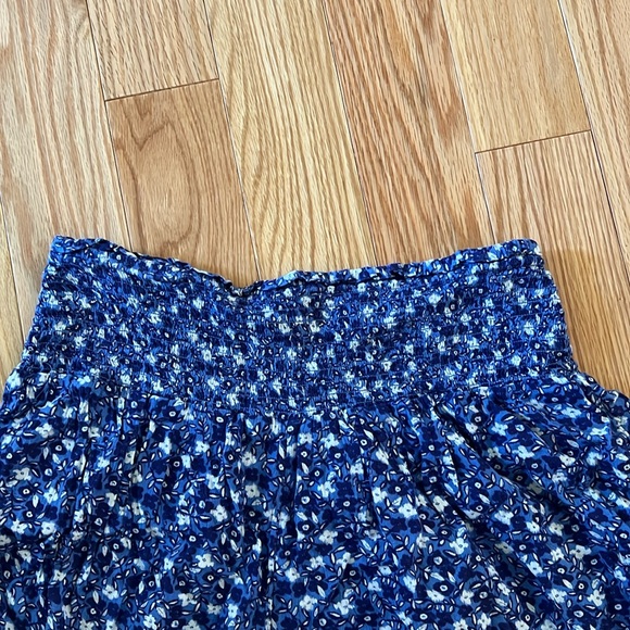 Floral Shorts - Picture 2 of 4